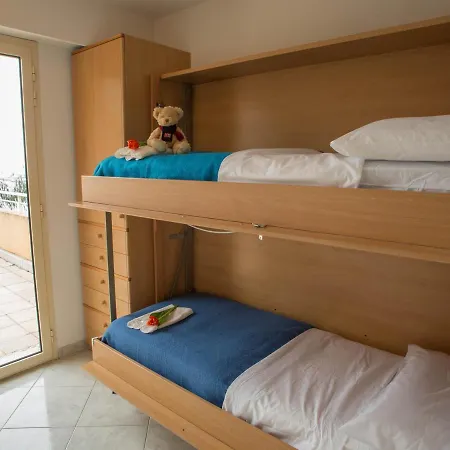 Apartman Petit 3p Avec Terrasse, Piscine Et Garage - Fr-1-196-193 Menton