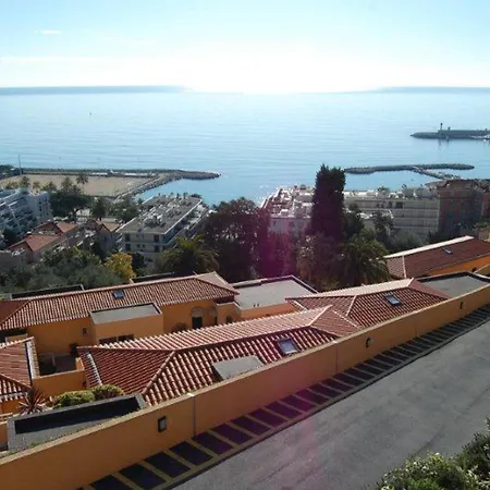 Apartment Petit 3p Avec Terrasse, Piscine Et Garage - Fr-1-196-193